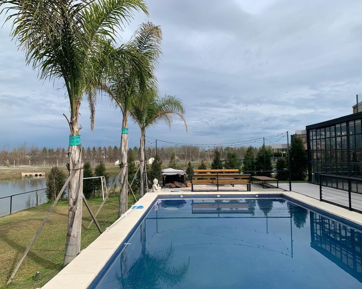 Casa al agua en venta en El Cantón