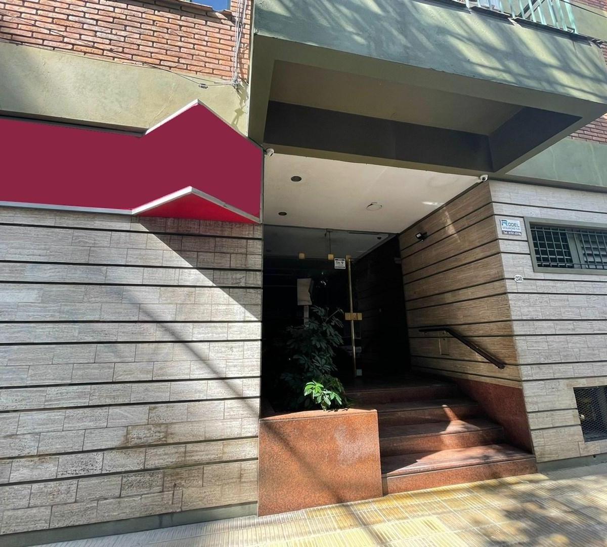 Córdoba al 2500, Olivos
