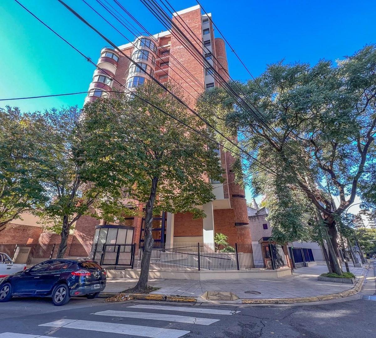 Av. del Libertador al 3800, La Lucila