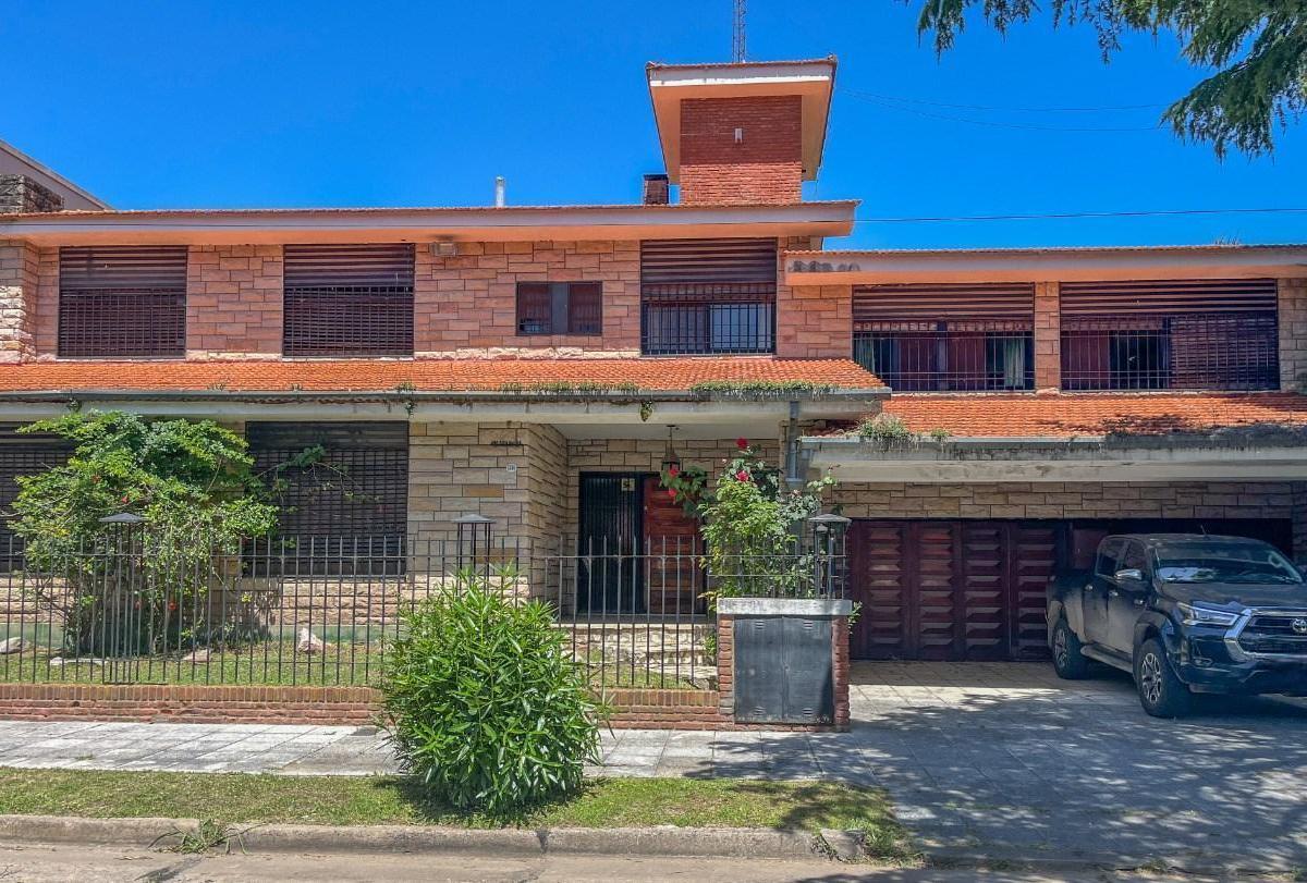 Aristobulo del Valle al 1300, Martinez