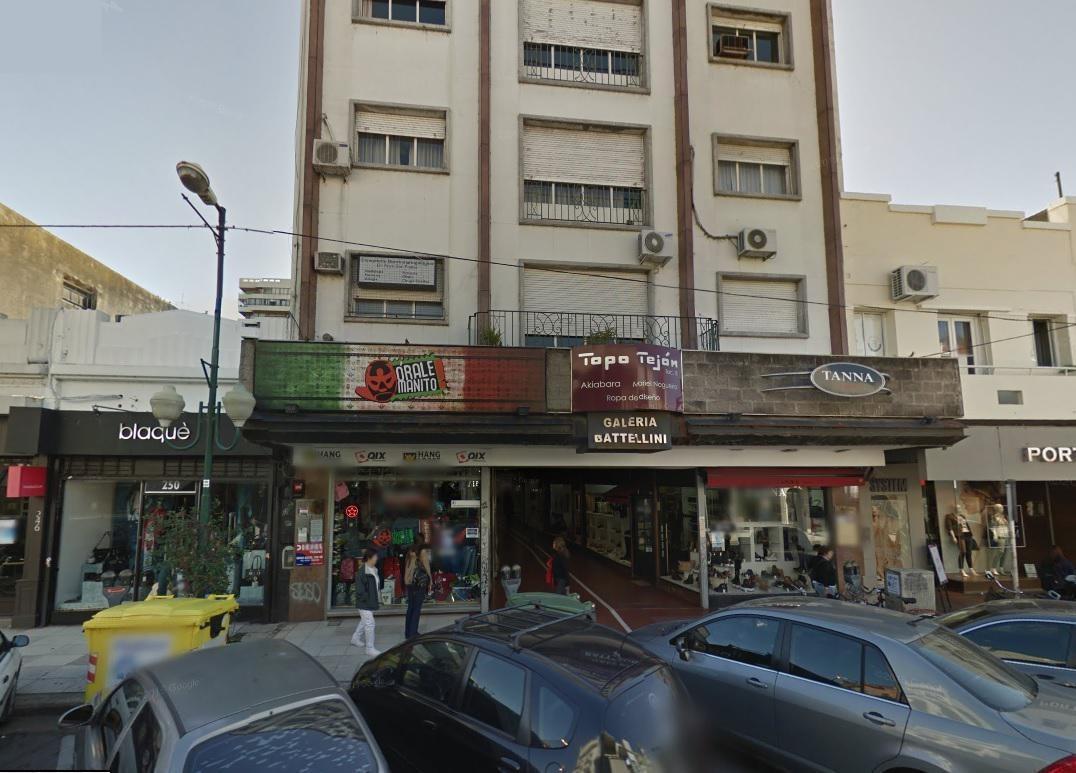 General Alvear al 200, Martinez