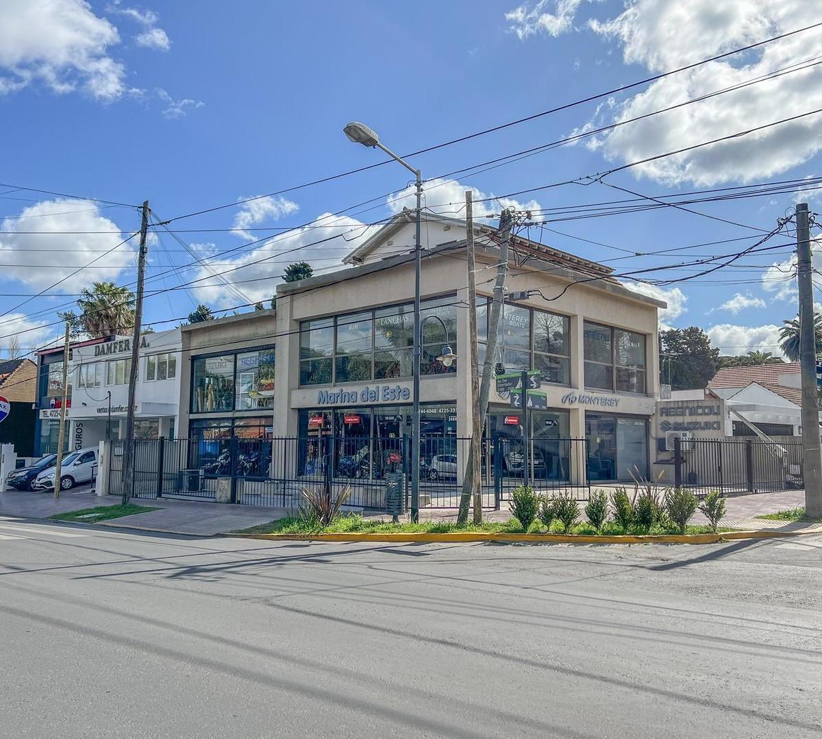 Av. del Libertador al 2400, Victoria