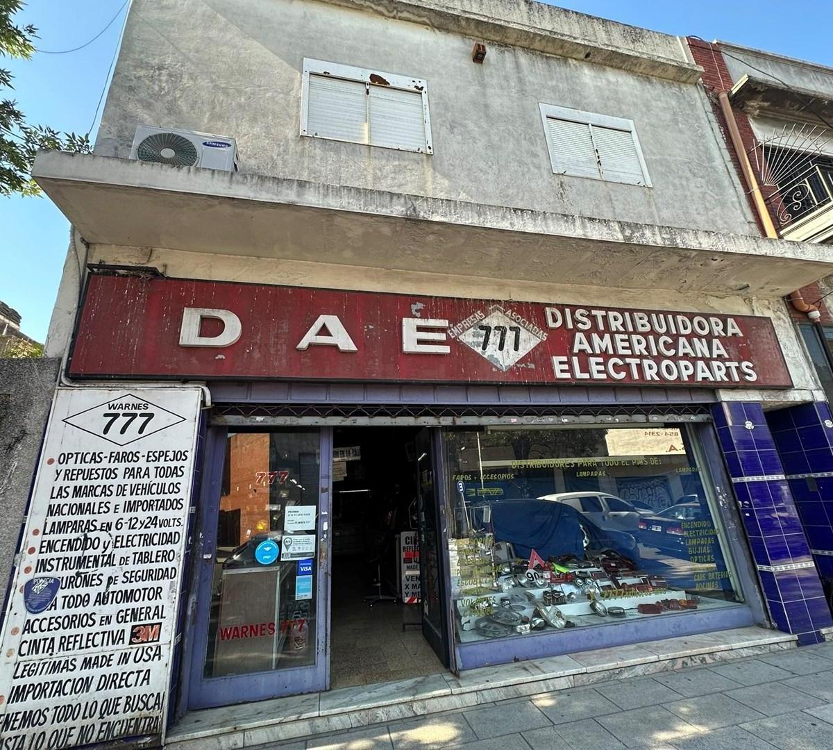 Av. Warnes al 700, Villa Crespo