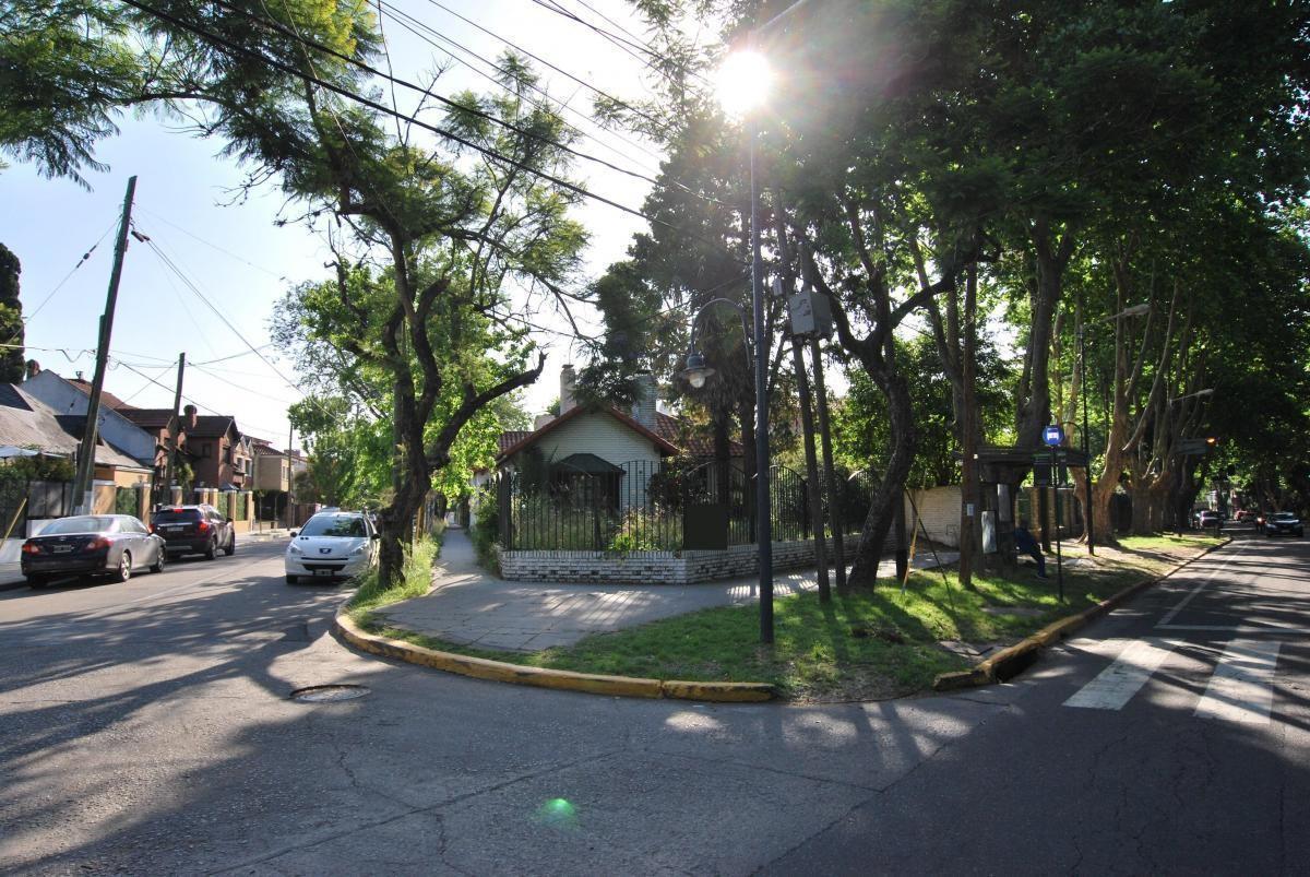 Av. del Libertador al 2700, S.Isi.-Libert./Lasalle