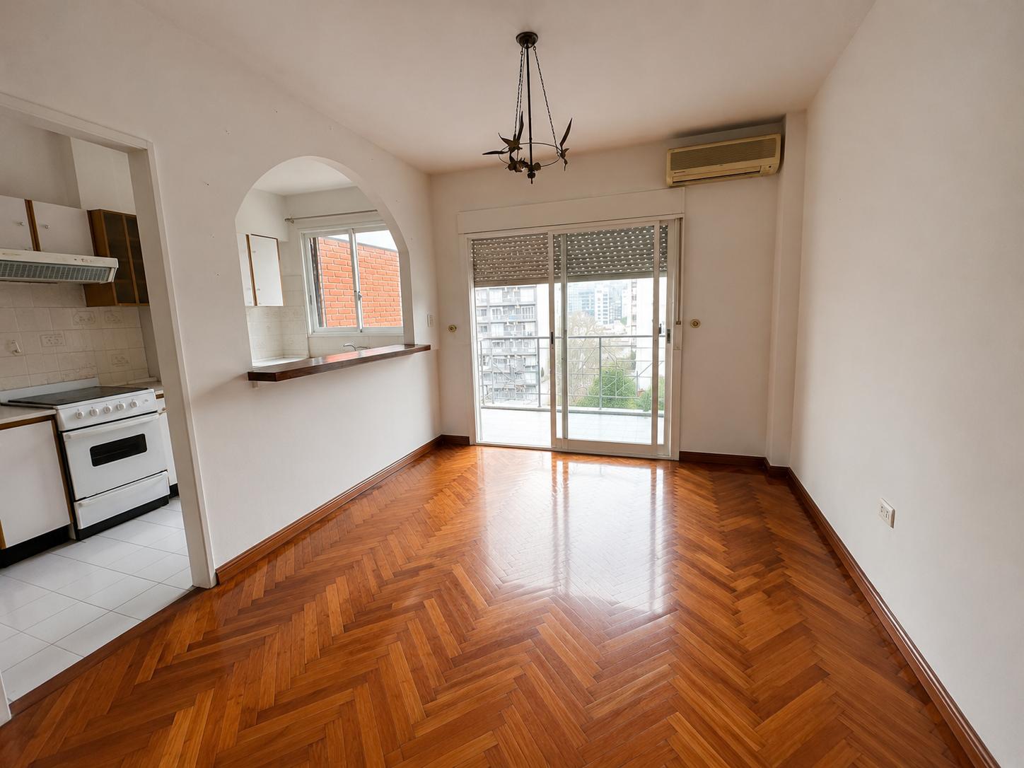 thames al 600, Villa Crespo