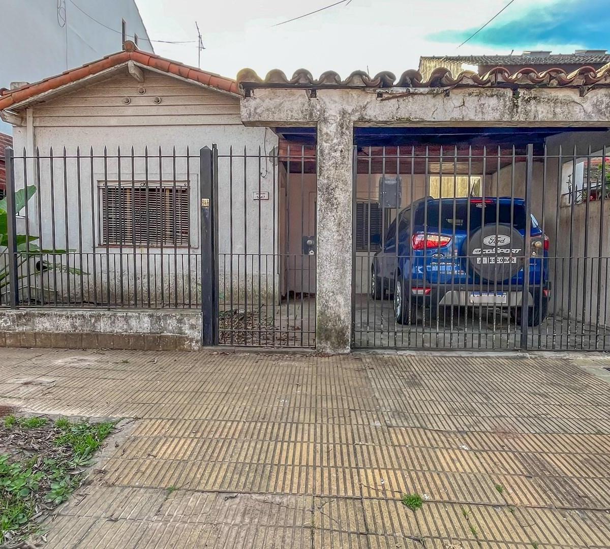 Teniente General Aramburu al 1400, Martinez